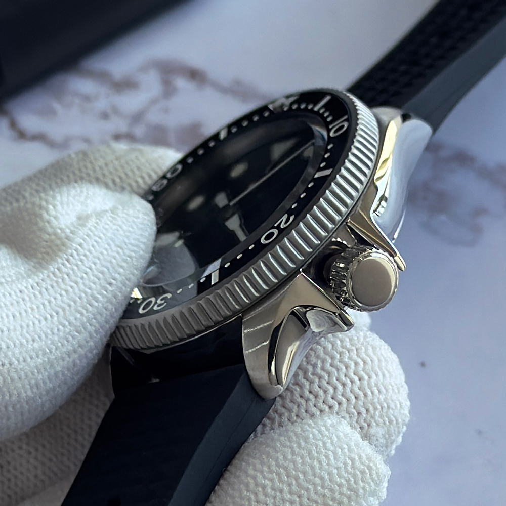 YEJIAOLAN 38mm NH36 Black Dial - Rubber Strap Diver recensione e prezzo